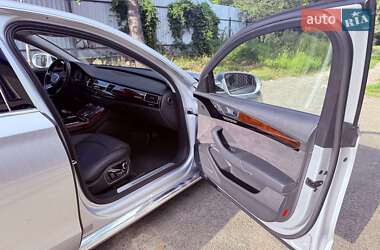 Седан Audi A8 2013 в 