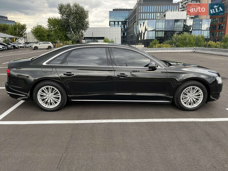 Седан Audi A8 2017 в Киеве