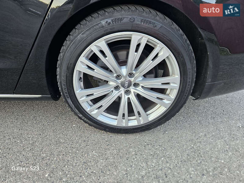 Седан Audi A8 2013 в Борисполе