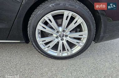 Седан Audi A8 2013 в 