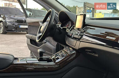 Седан Audi A8 2017 в 
