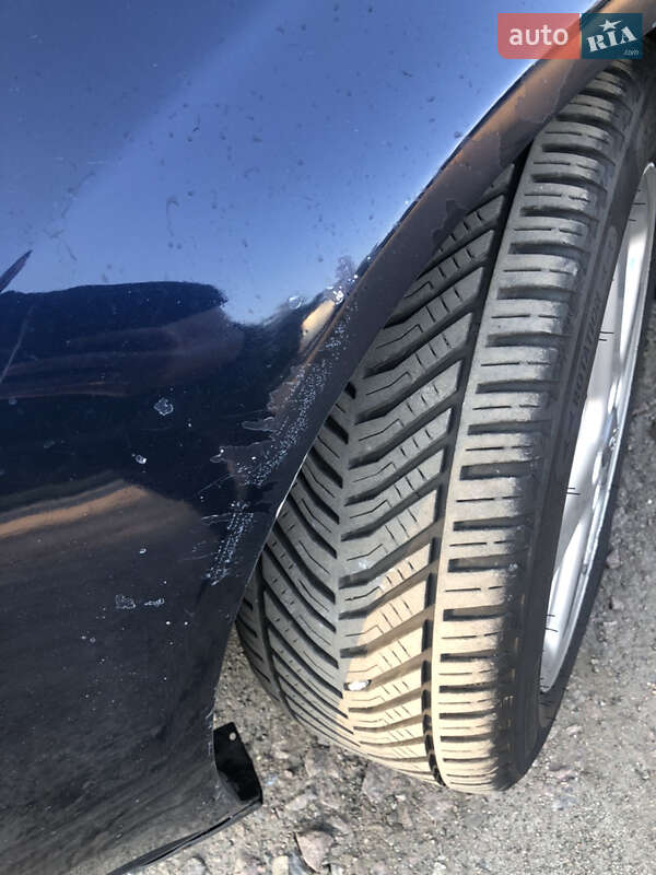 Седан Audi A8 2004 в Бучі