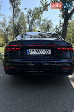 Седан Audi A8 2023 в 