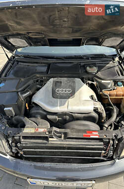 Седан Audi A8 1999 в 