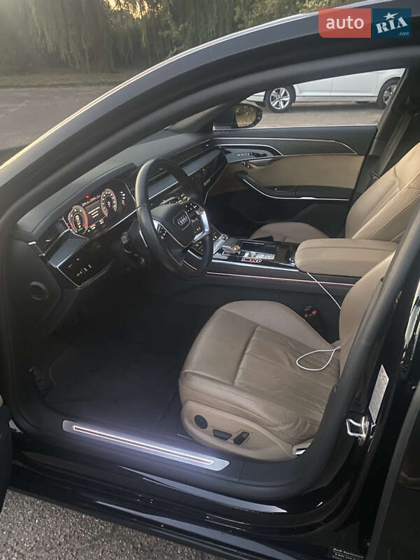 Седан Audi A8 2021 в Києві