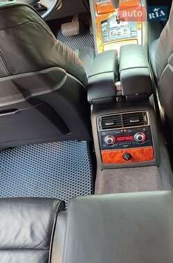Седан Audi A8 2004 в 