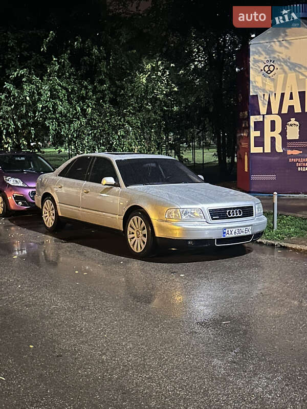 Седан Audi A8 1999 в 