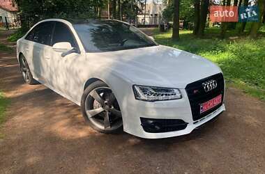 Седан Audi A8 2017 в Львові