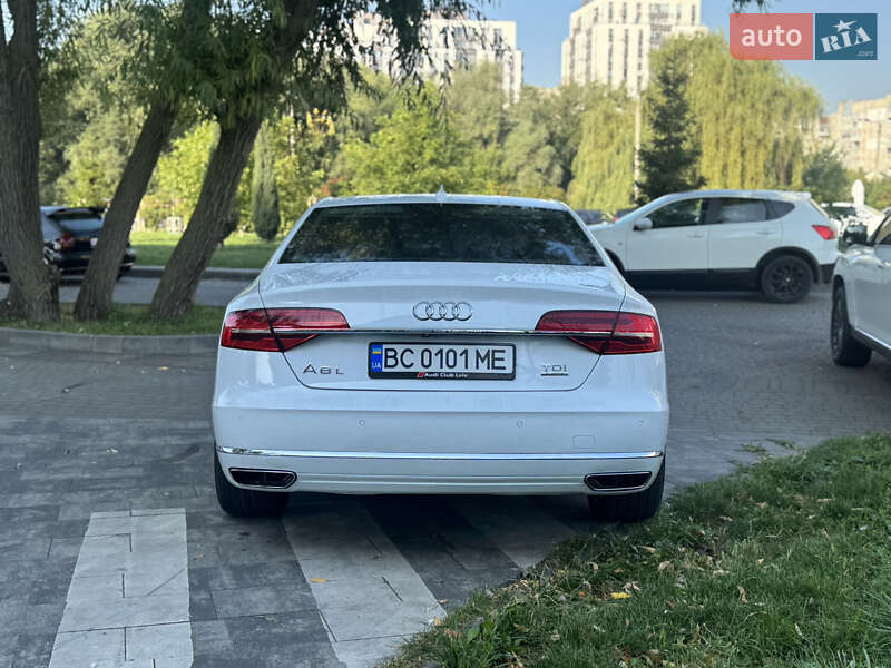 Седан Audi A8 2014 в Львове