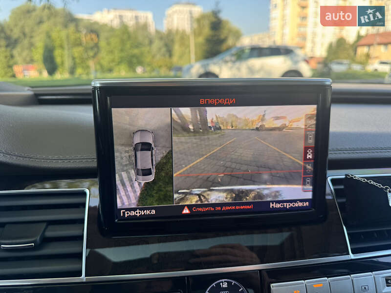 Седан Audi A8 2014 в Львове