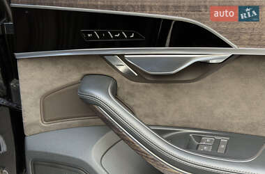 Седан Audi A8 2017 в 