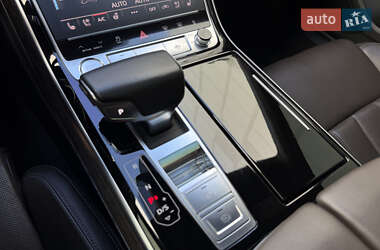 Седан Audi A8 2017 в 