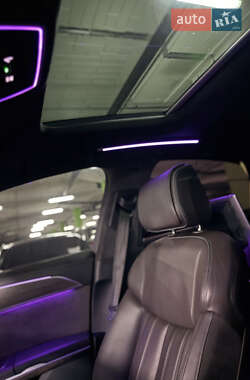 Седан Audi A8 2017 в 