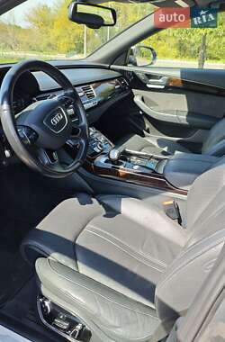 Седан Audi A8 2015 в 