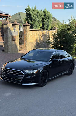 Седан Audi A8 2021 в Ровно