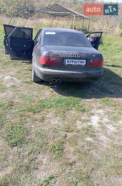 Седан Audi A8 1996 в Бурштыне