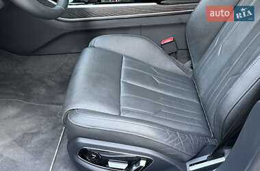 Седан Audi A8 2020 в 