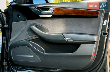 Седан Audi A8 2013 в 