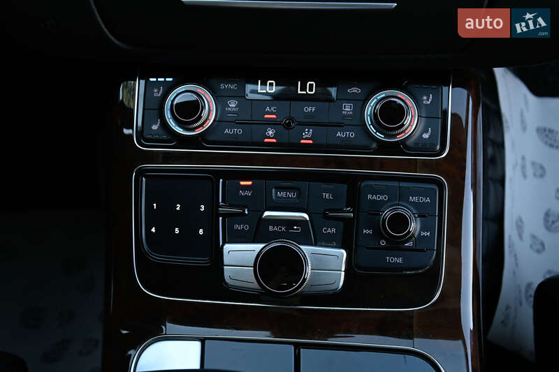Седан Audi A8 2013 в Бердичеві