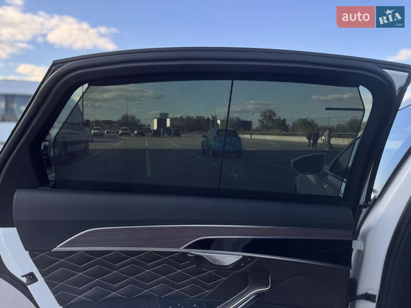 Седан Audi A8 2020 в Києві