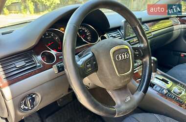 Седан Audi A8 2004 в 