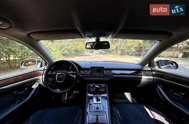Седан Audi A8 2004 в 