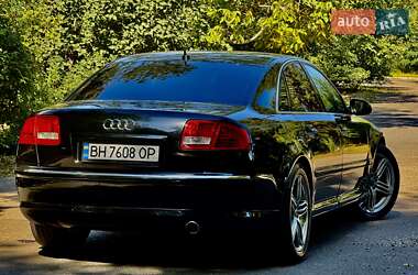 Седан Audi A8 2004 в 
