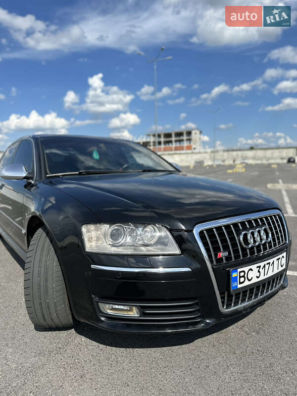 Седан Audi A8 2007 в Львові