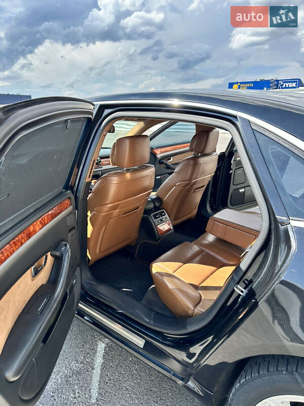 Седан Audi A8 2007 в Львові