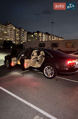 Седан Audi A8 2015 в 