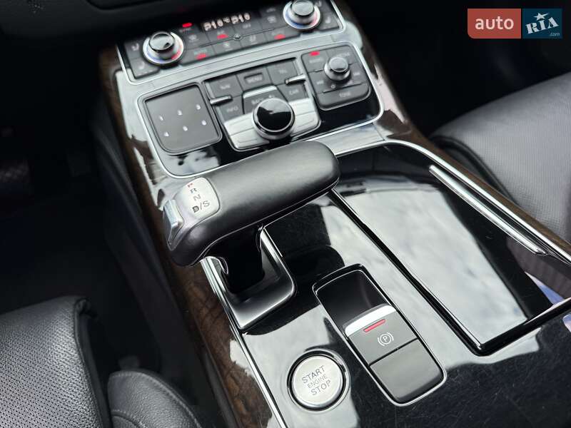 Седан Audi A8 2017 в Вінниці
