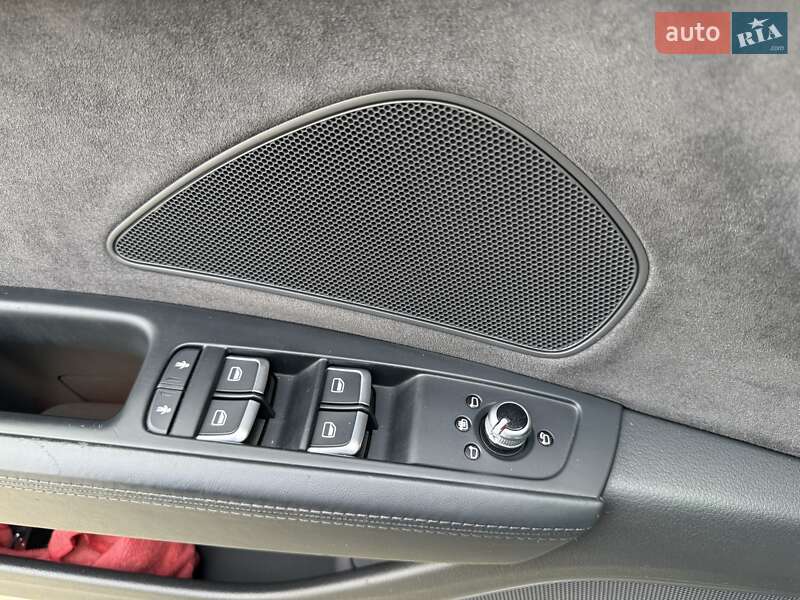 Седан Audi A8 2017 в Вінниці