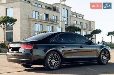 Седан Audi A8 2010 в 