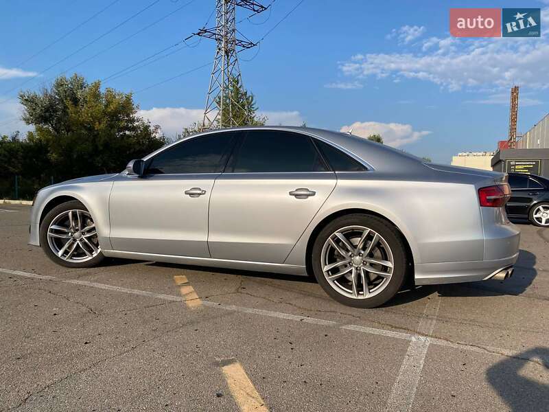 Седан Audi A8 2015 в Києві