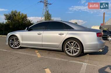 Седан Audi A8 2015 в 