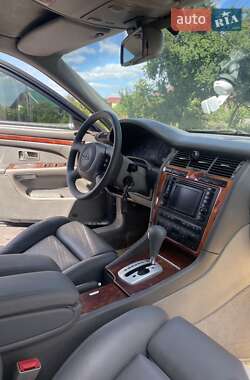 Седан Audi A8 2000 в 