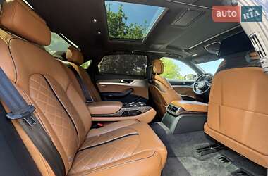 Седан Audi A8 2015 в 