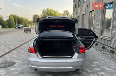 Седан Audi A8 2011 в 