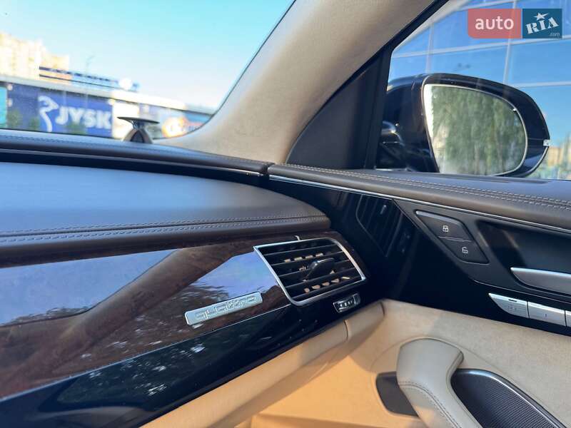 Седан Audi A8 2011 в Киеве