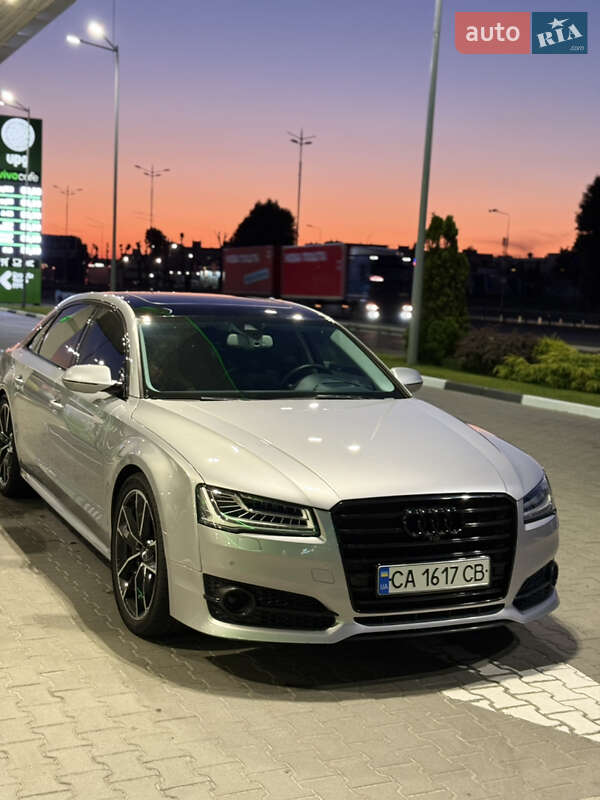 Седан Audi A8 2017 в Киеве