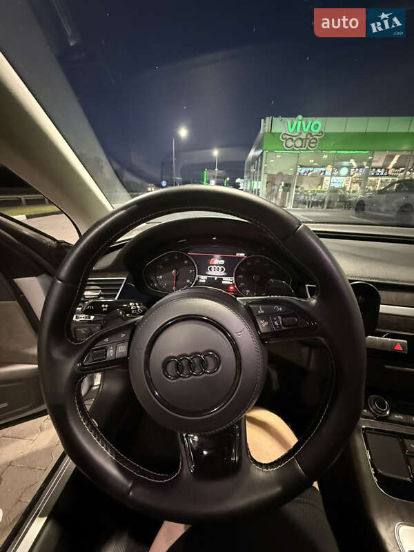 Седан Audi A8 2017 в Киеве