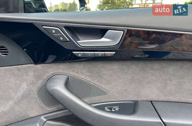 Седан Audi A8 2014 в 