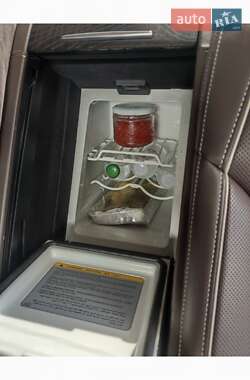 Седан Audi A8 2013 в 