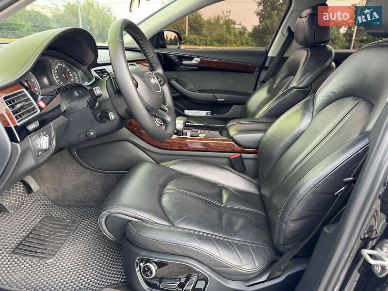 Седан Audi A8 2011 в Черновцах