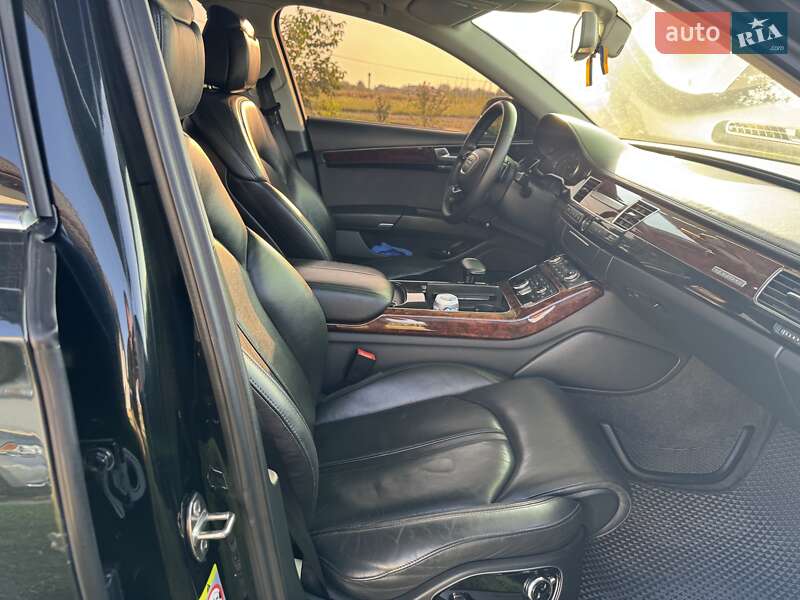 Седан Audi A8 2011 в Черновцах