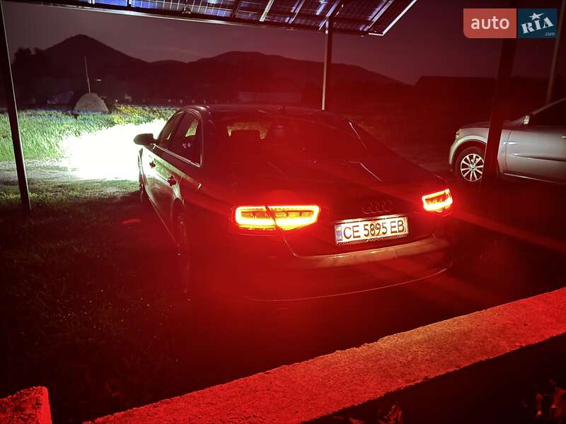 Седан Audi A8 2011 в Черновцах