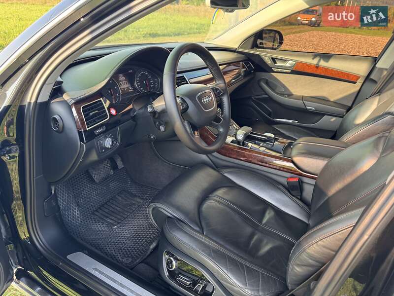 Седан Audi A8 2011 в Черновцах