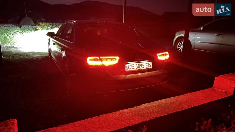 Седан Audi A8 2011 в Черновцах