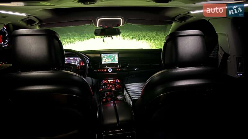 Седан Audi A8 2011 в Черновцах