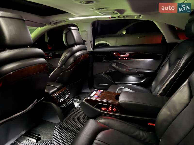 Седан Audi A8 2011 в Черновцах